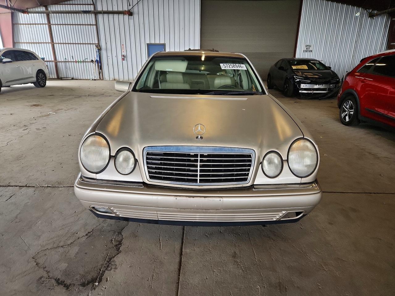 1999 Mercedes-benz E 320 Tan vin: WDBJF65H3XA925766