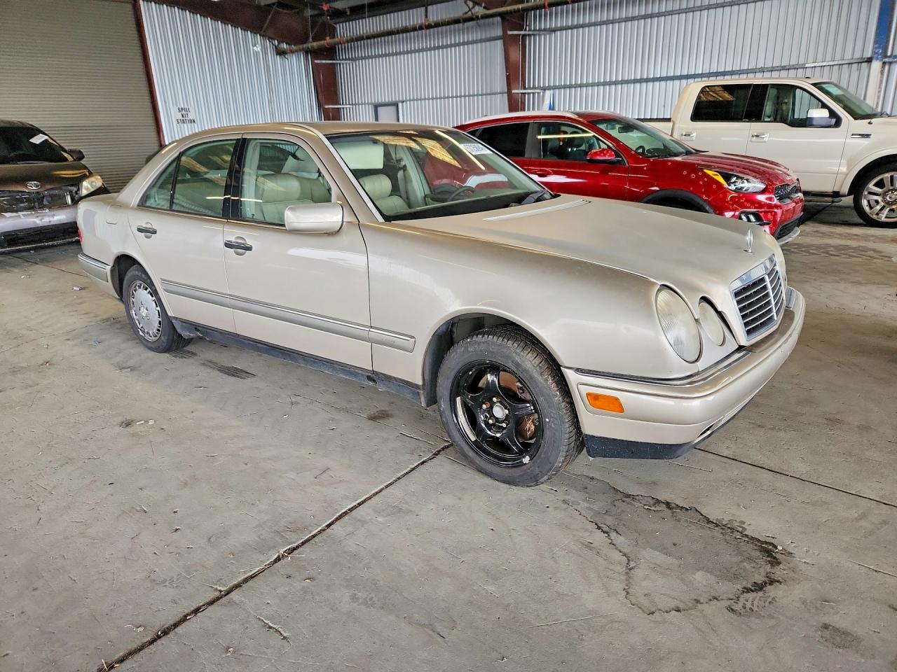 1999 Mercedes-benz E 320 Tan vin: WDBJF65H3XA925766