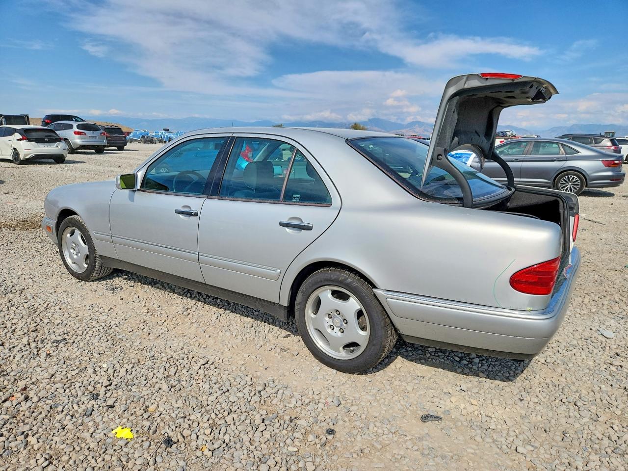 1999 Mercedes-benz E 320 Silver vin: WDBJF65H4XA743428