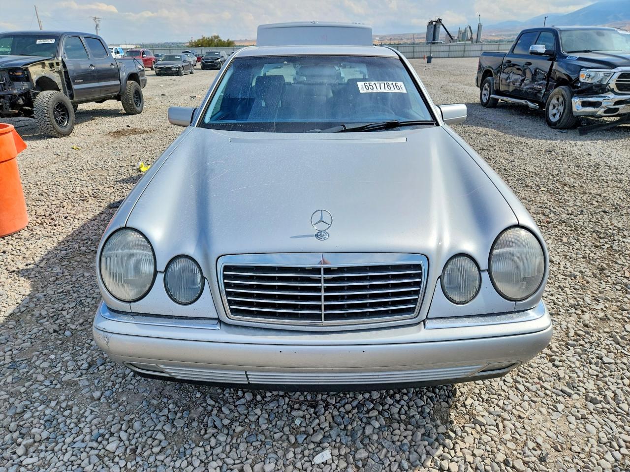 1999 Mercedes-benz E 320 Silver vin: WDBJF65H4XA743428