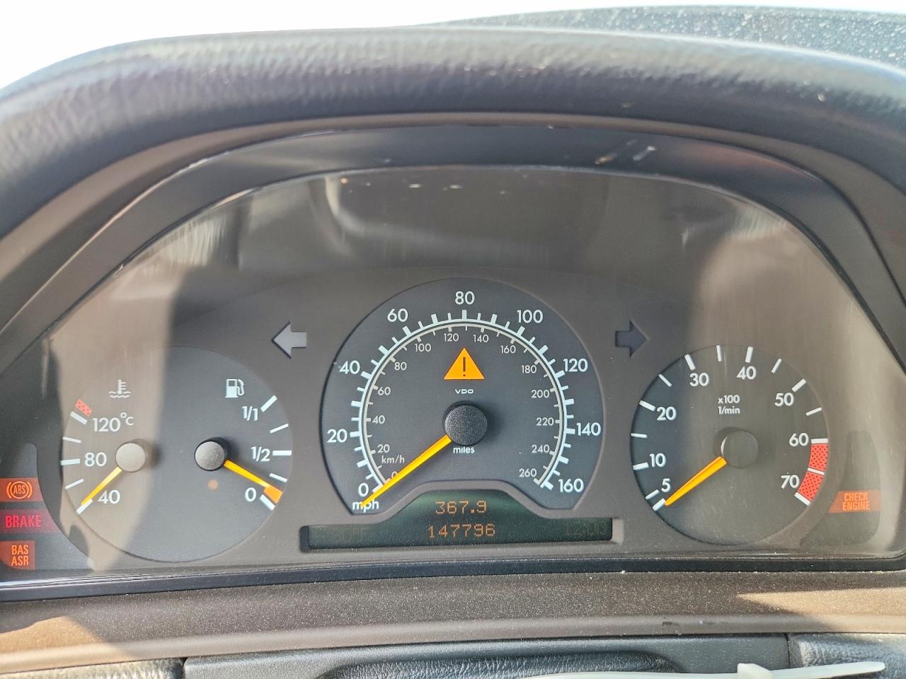 1999 Mercedes-benz E 320 Silver vin: WDBJF65H4XA743428