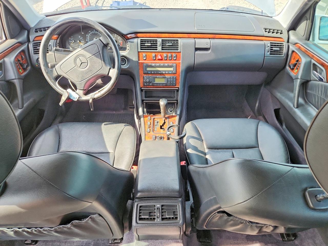 1999 Mercedes-benz E 320 Silver vin: WDBJF65H4XA743428
