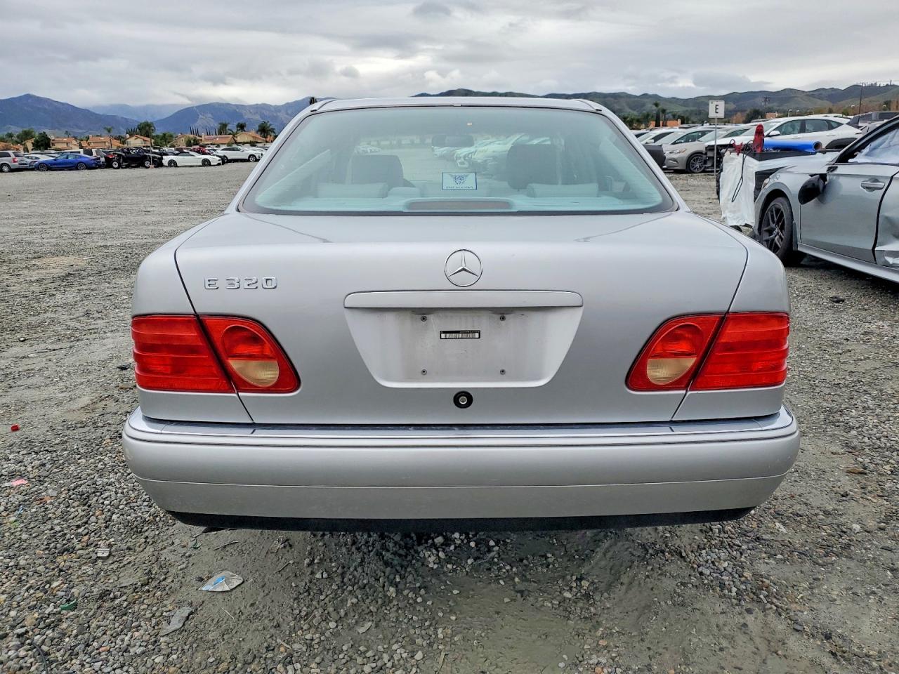 1999 Mercedes-benz E 320 Silver vin: WDBJF65H4XA762819