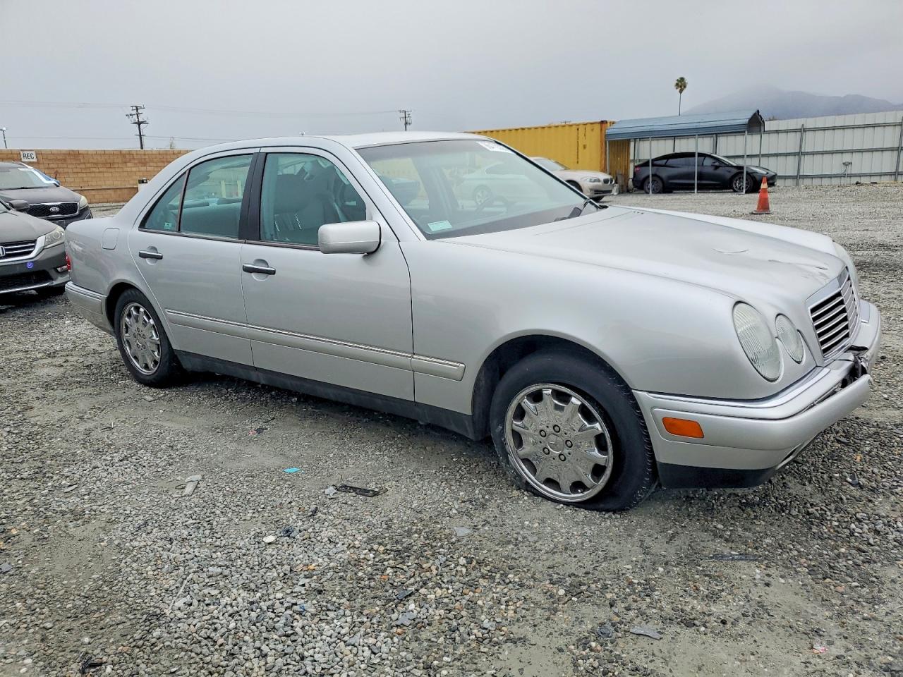 1999 Mercedes-benz E 320 Silver vin: WDBJF65H4XA762819