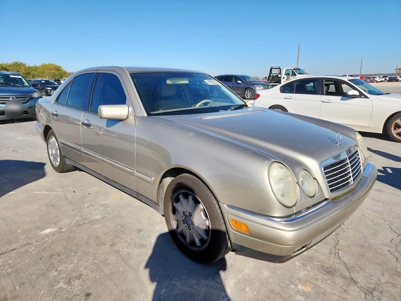 1999 Mercedes-benz E 320 Gold vin: WDBJF65H4XA790071