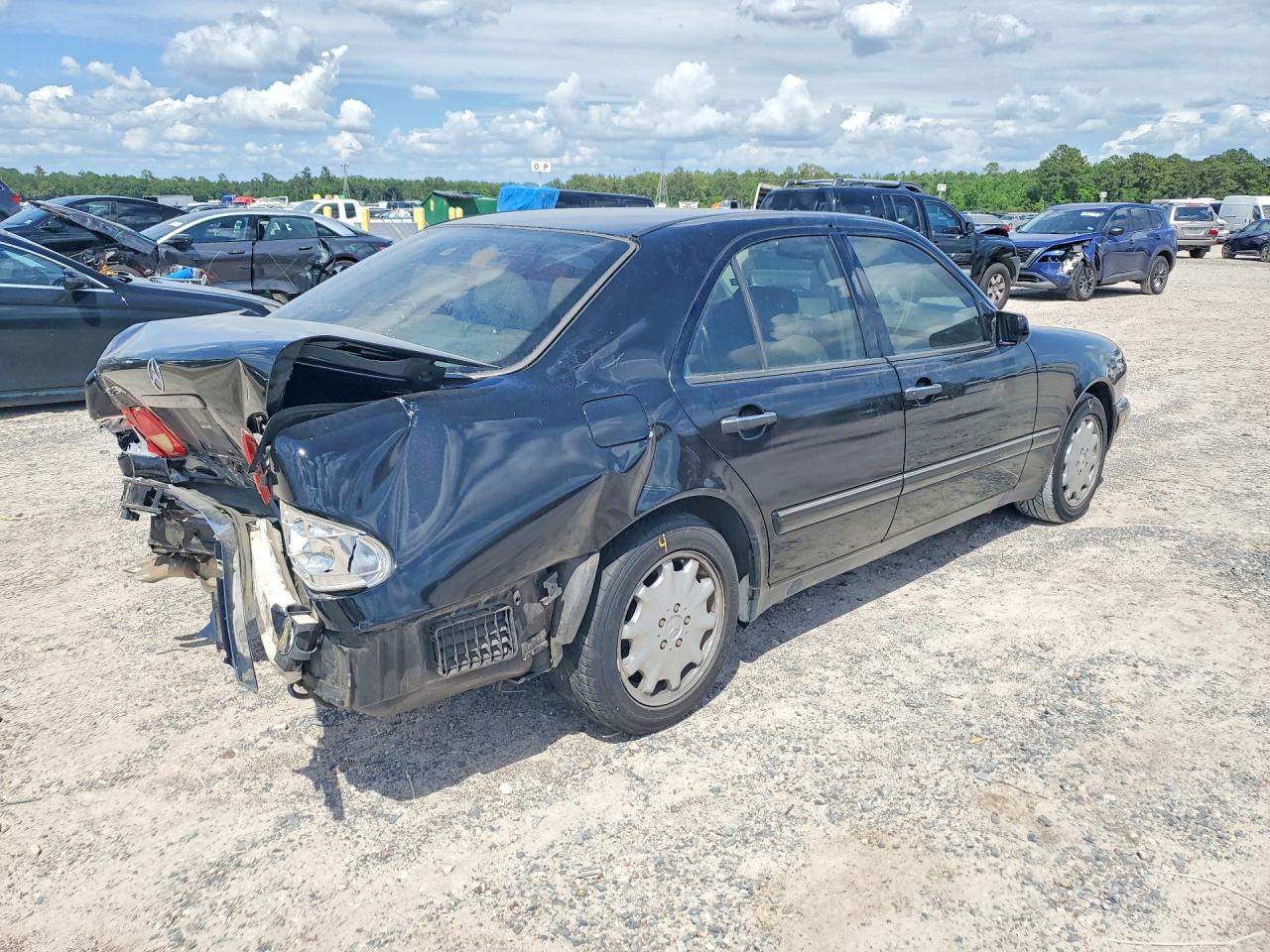 1999 Mercedes-benz E 320 Black vin: WDBJF65H4XA896858