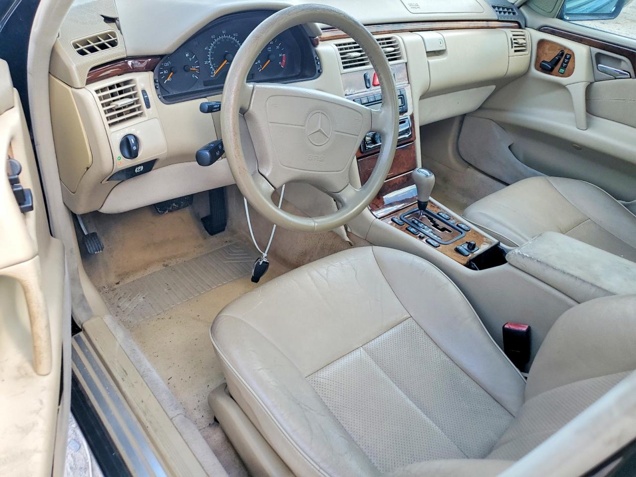 1999 Mercedes-benz E 320 Black vin: WDBJF65H4XA896858
