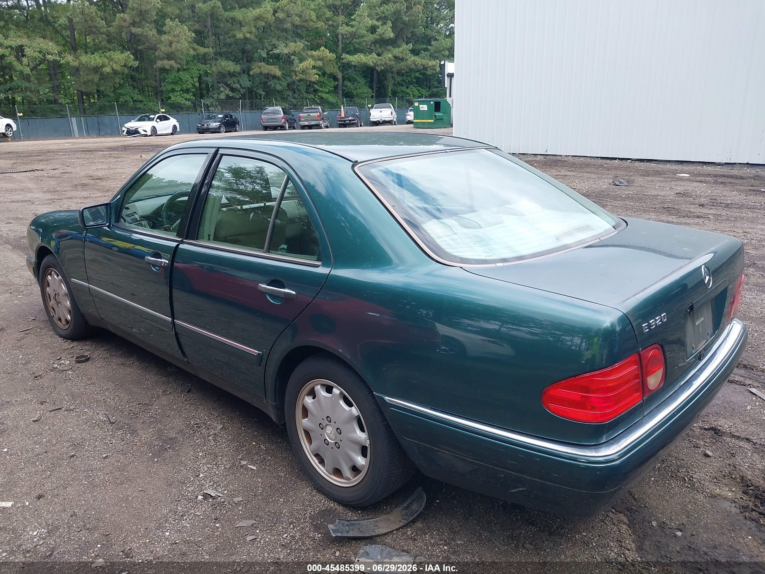 1999 Mercedes-benz E 320   Green vin: WDBJF65H4XA929325