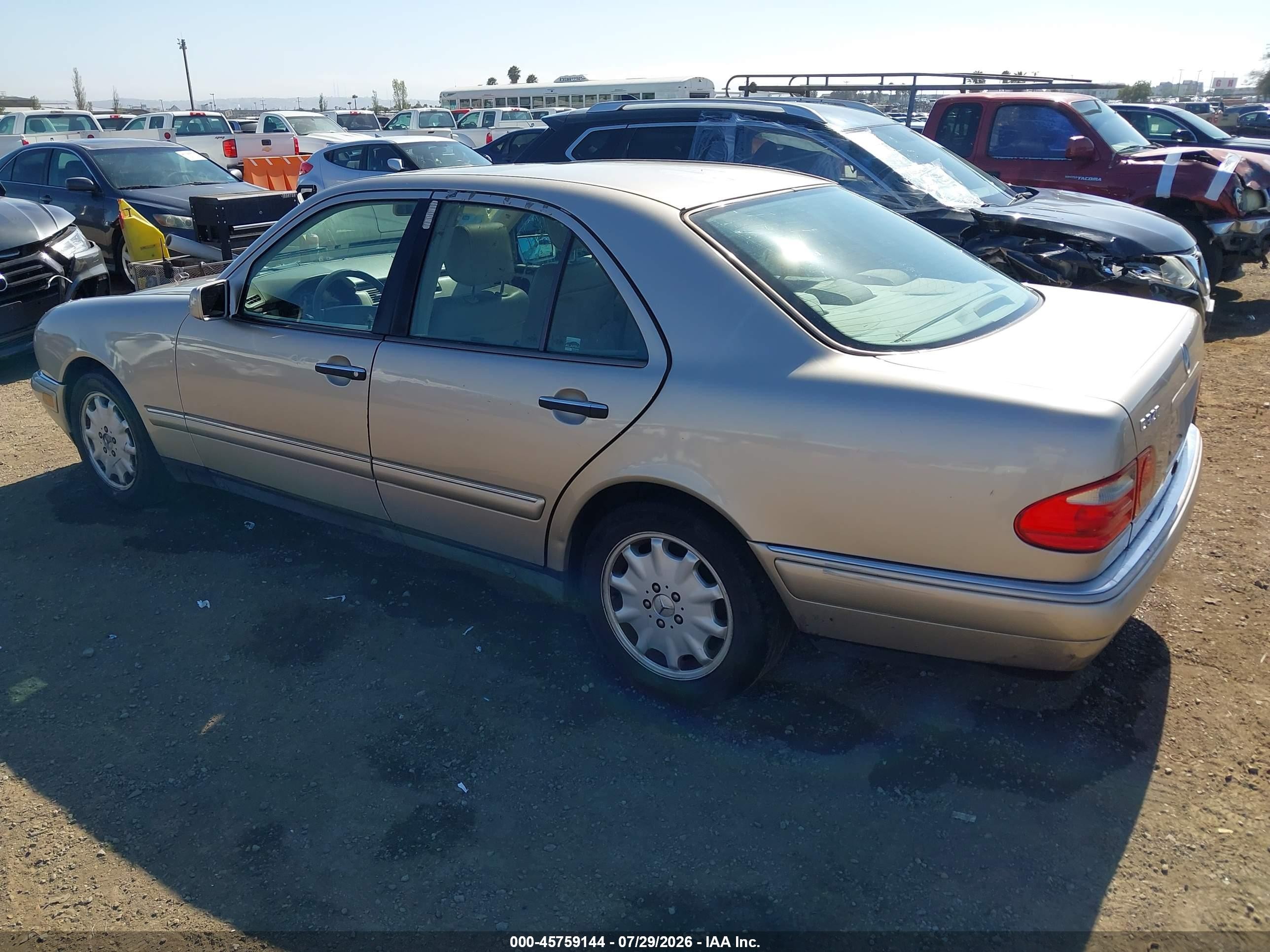 1999 Mercedes-benz E 320   Tan vin: WDBJF65H5XA875145