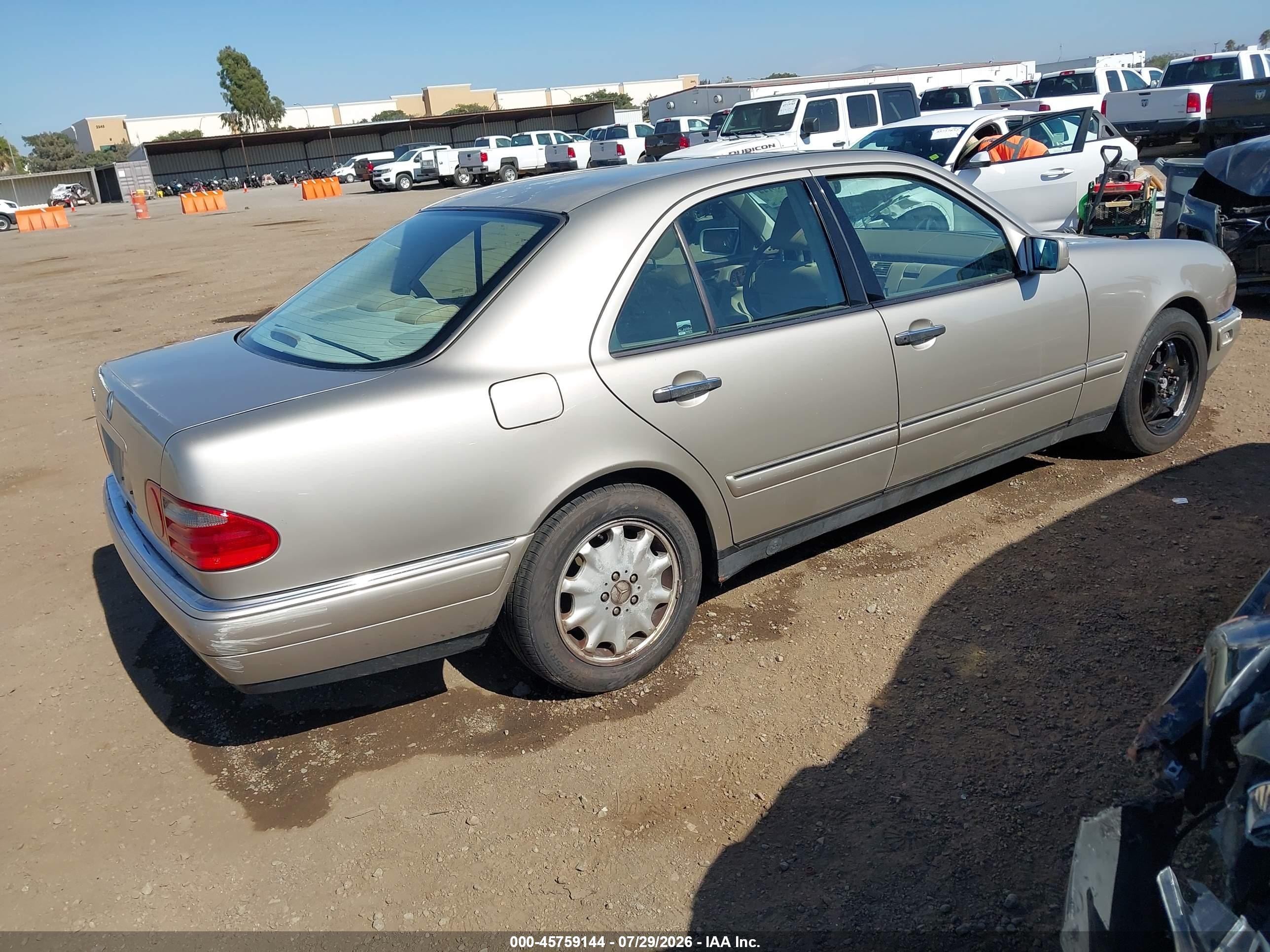 1999 Mercedes-benz E 320   Tan vin: WDBJF65H5XA875145