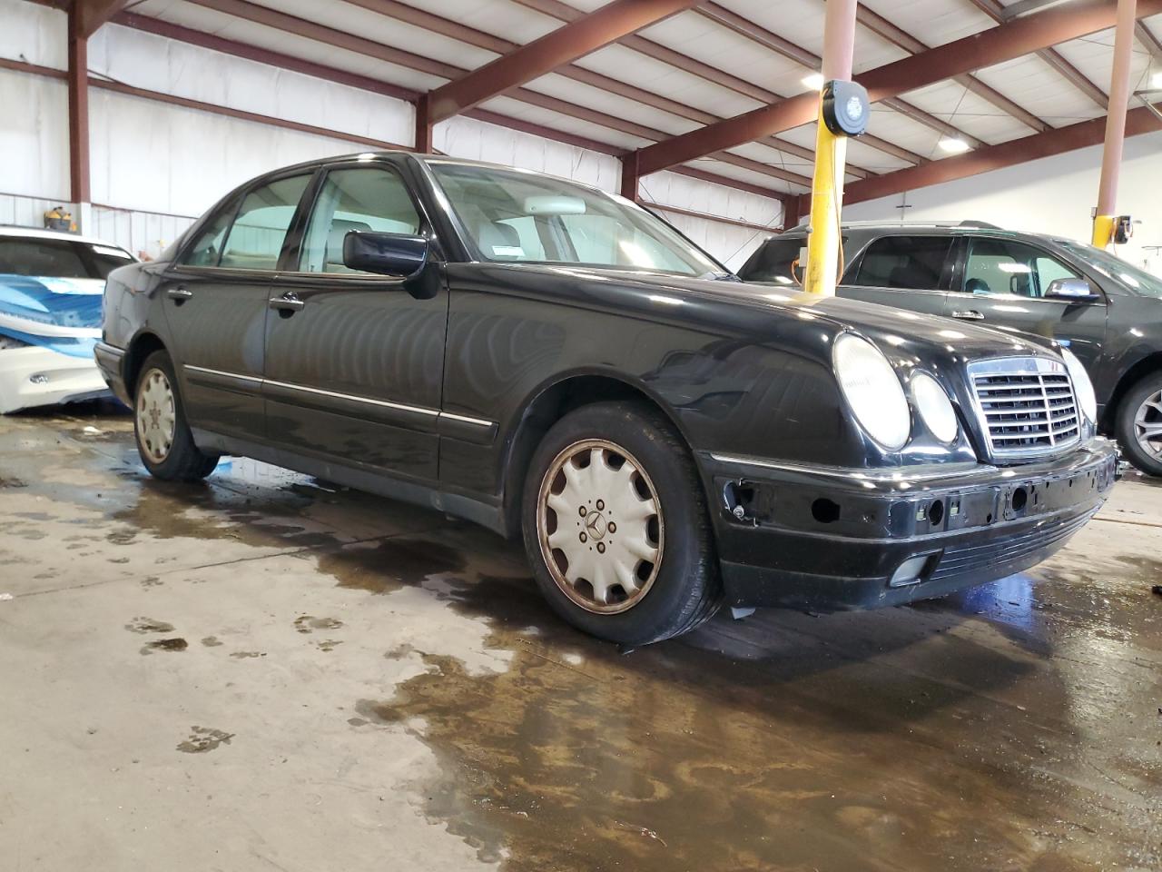 1999 Mercedes-benz E 320 Black vin: WDBJF65H5XA925347