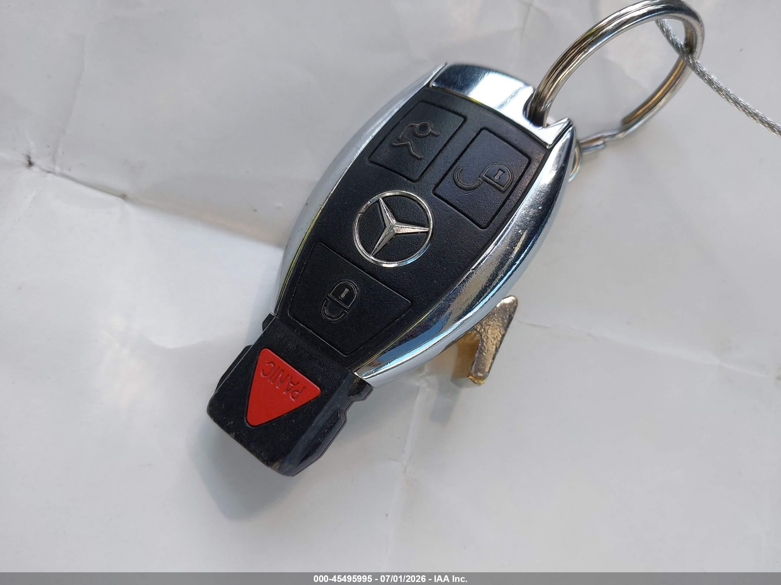 1999 Mercedes-benz E 320   White vin: WDBJF65H5XA951771