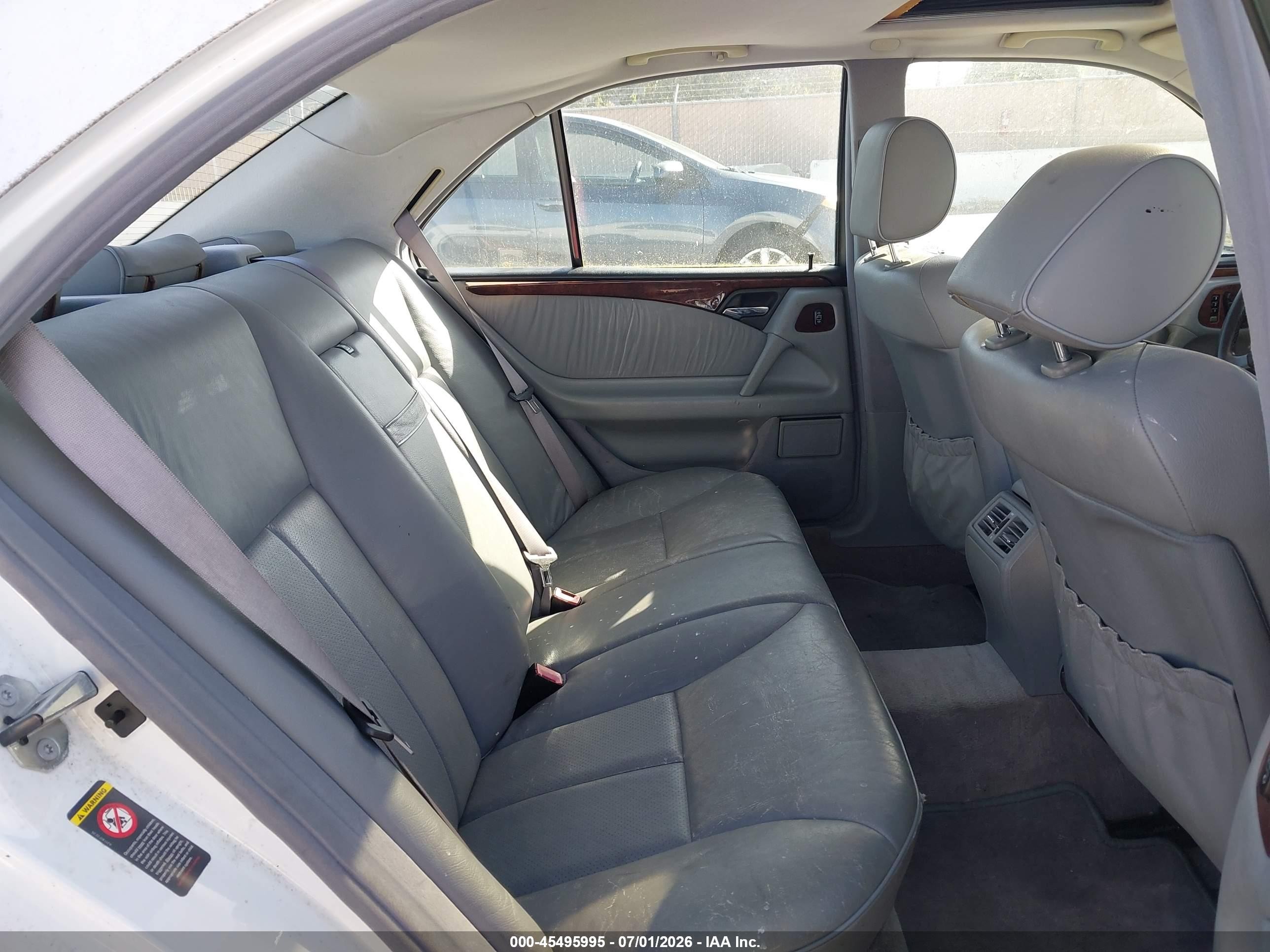 1999 Mercedes-benz E 320   White vin: WDBJF65H5XA951771