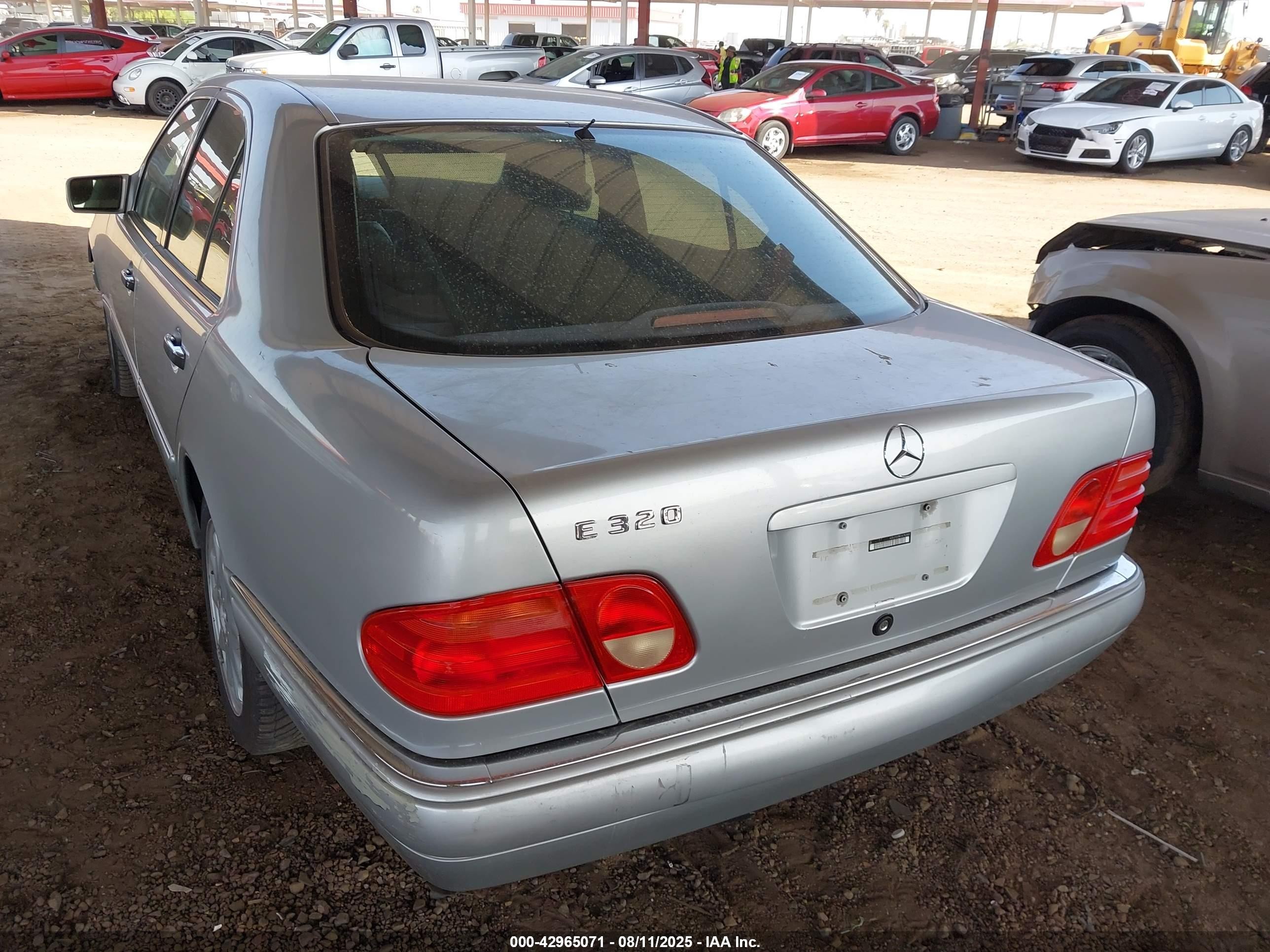 1999 Mercedes-benz E 320   Silver vin: WDBJF65H6XA783865