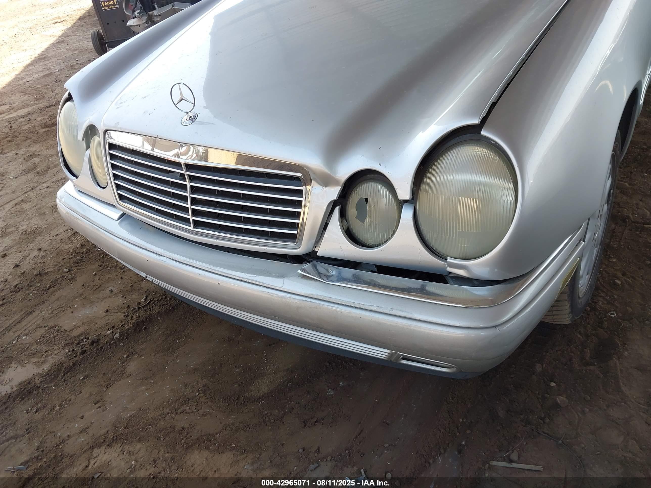 1999 Mercedes-benz E 320   Silver vin: WDBJF65H6XA783865