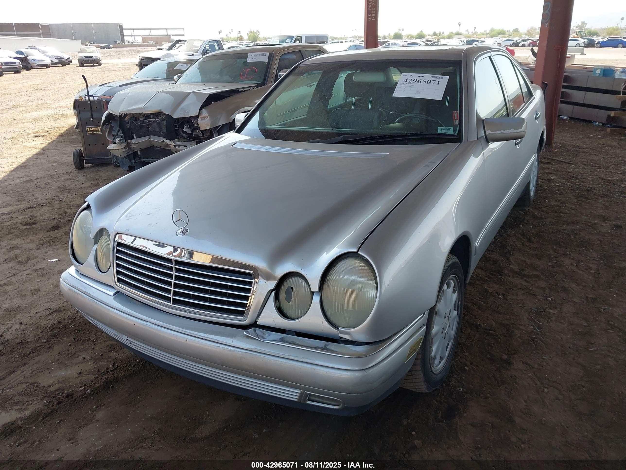 1999 Mercedes-benz E 320   Silver vin: WDBJF65H6XA783865