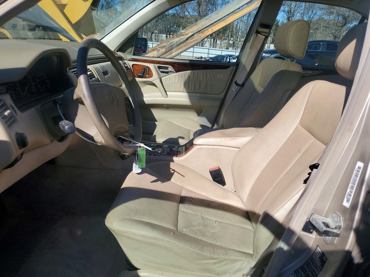1999 Mercedes-benz E 320 Gold vin: WDBJF65H6XA860024