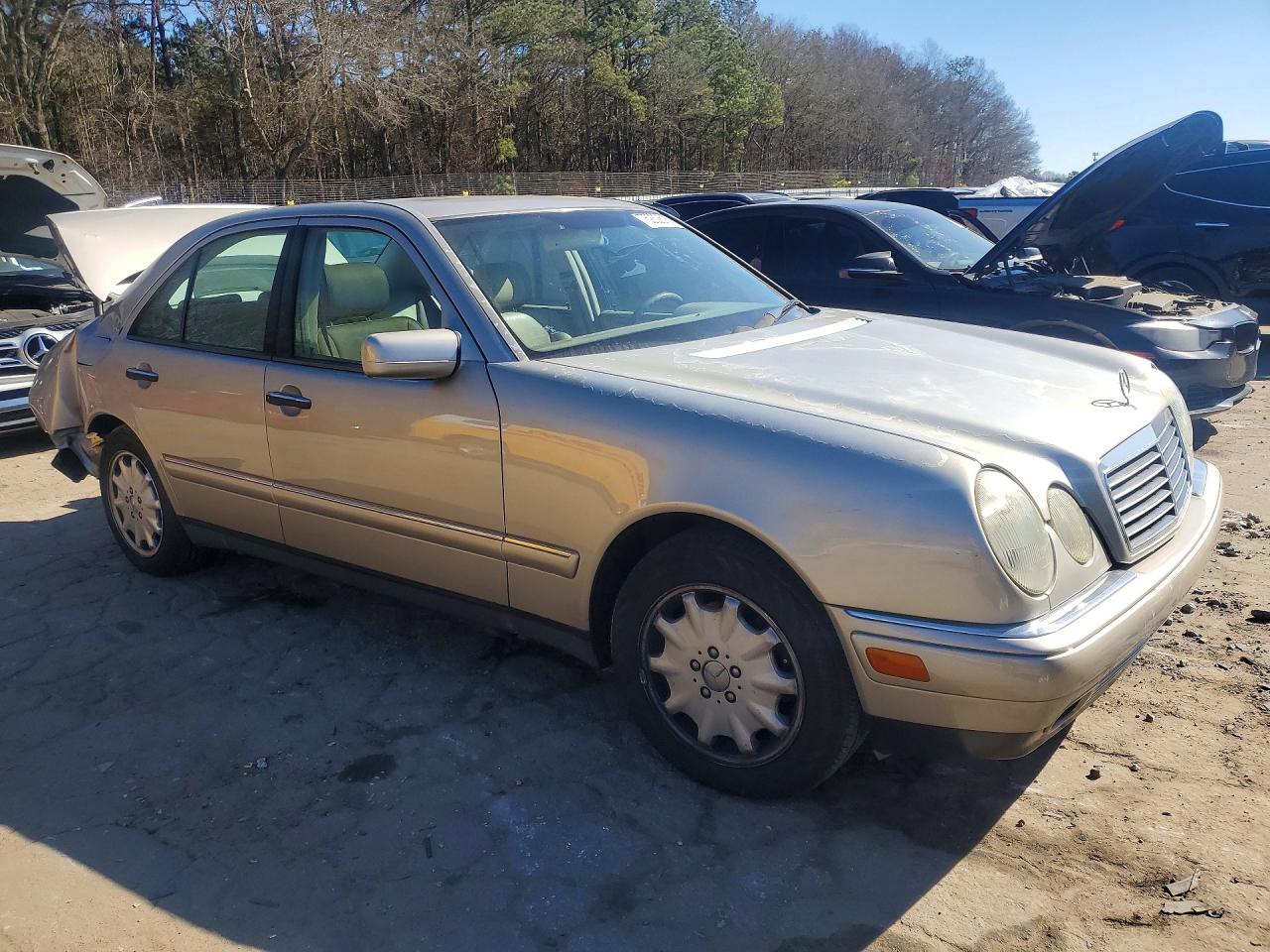 1999 Mercedes-benz E 320 Gold vin: WDBJF65H6XA860024
