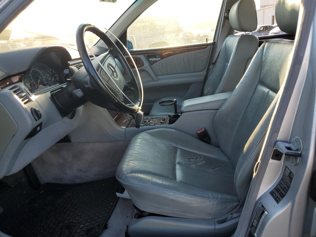 1999 Mercedes-benz E 320 Серебряный vin: WDBJF65H6XA873341