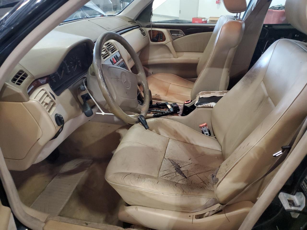 1999 Mercedes-benz E 320 Черный vin: WDBJF65H7XA810832