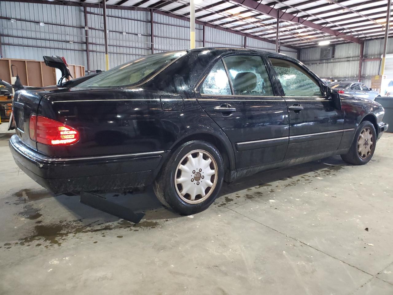 1999 Mercedes-benz E 320 Черный vin: WDBJF65H7XA810832