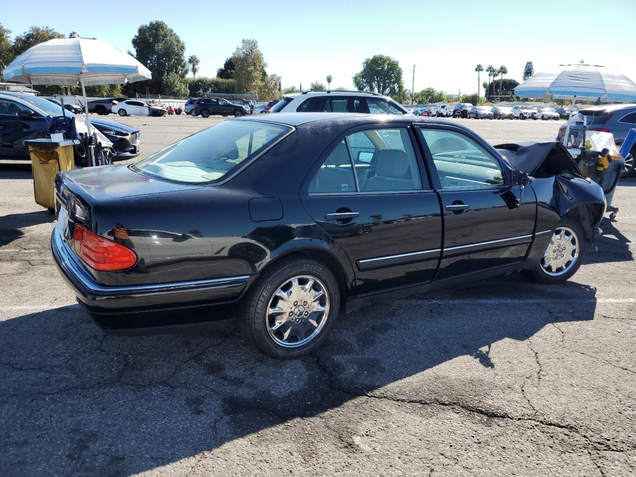 1999 Mercedes-benz E 320 Black vin: WDBJF65H7XA834807