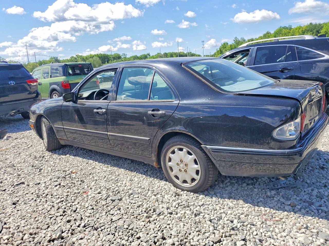 1999 Mercedes-benz E 320 Black vin: WDBJF65H8XA770275