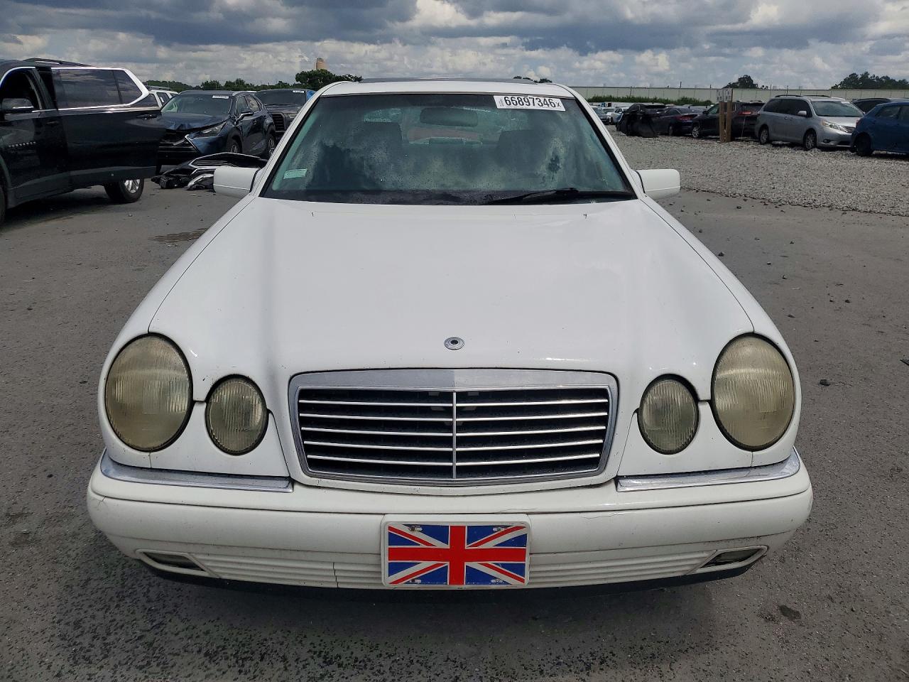 1999 Mercedes-benz E 320 White vin: WDBJF65H8XA933734