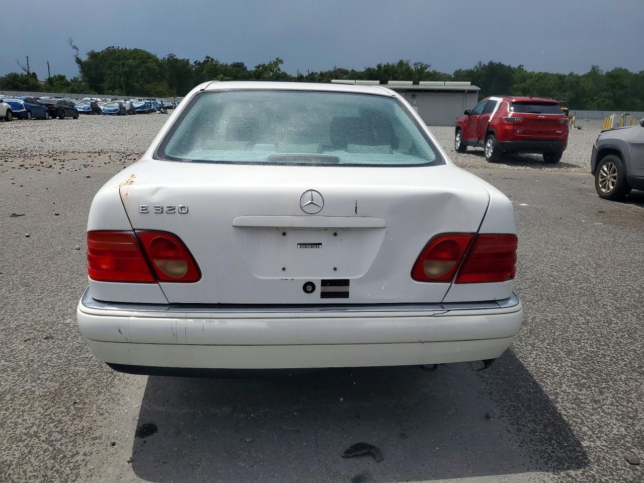 1999 Mercedes-benz E 320 Белый vin: WDBJF65H8XA933734