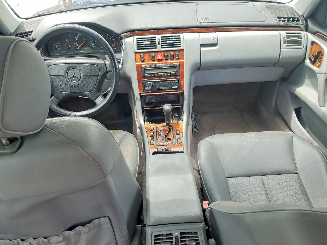 1999 Mercedes-benz E 320 Белый vin: WDBJF65H8XA933734