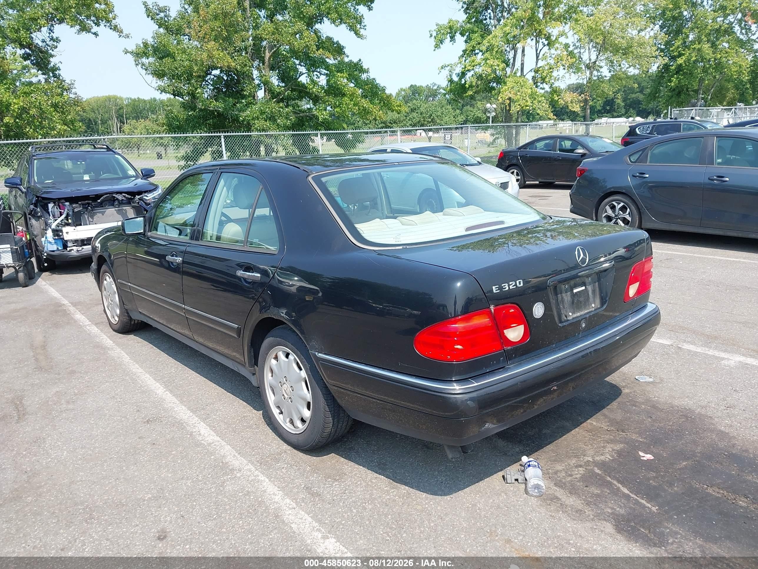 1999 Mercedes-benz E 320   Black vin: WDBJF65H9XA864858