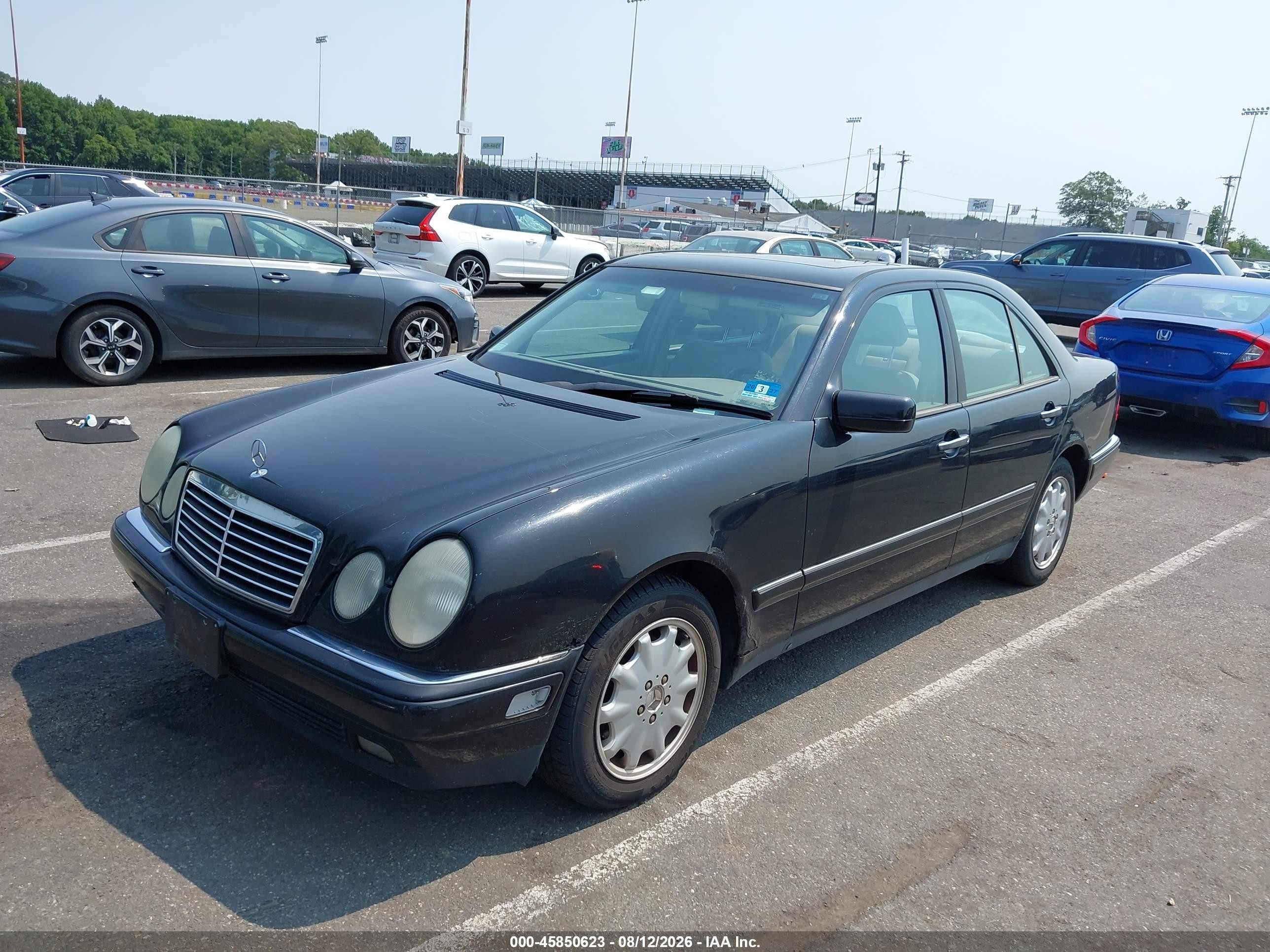 1999 Mercedes-benz E 320   Black vin: WDBJF65H9XA864858