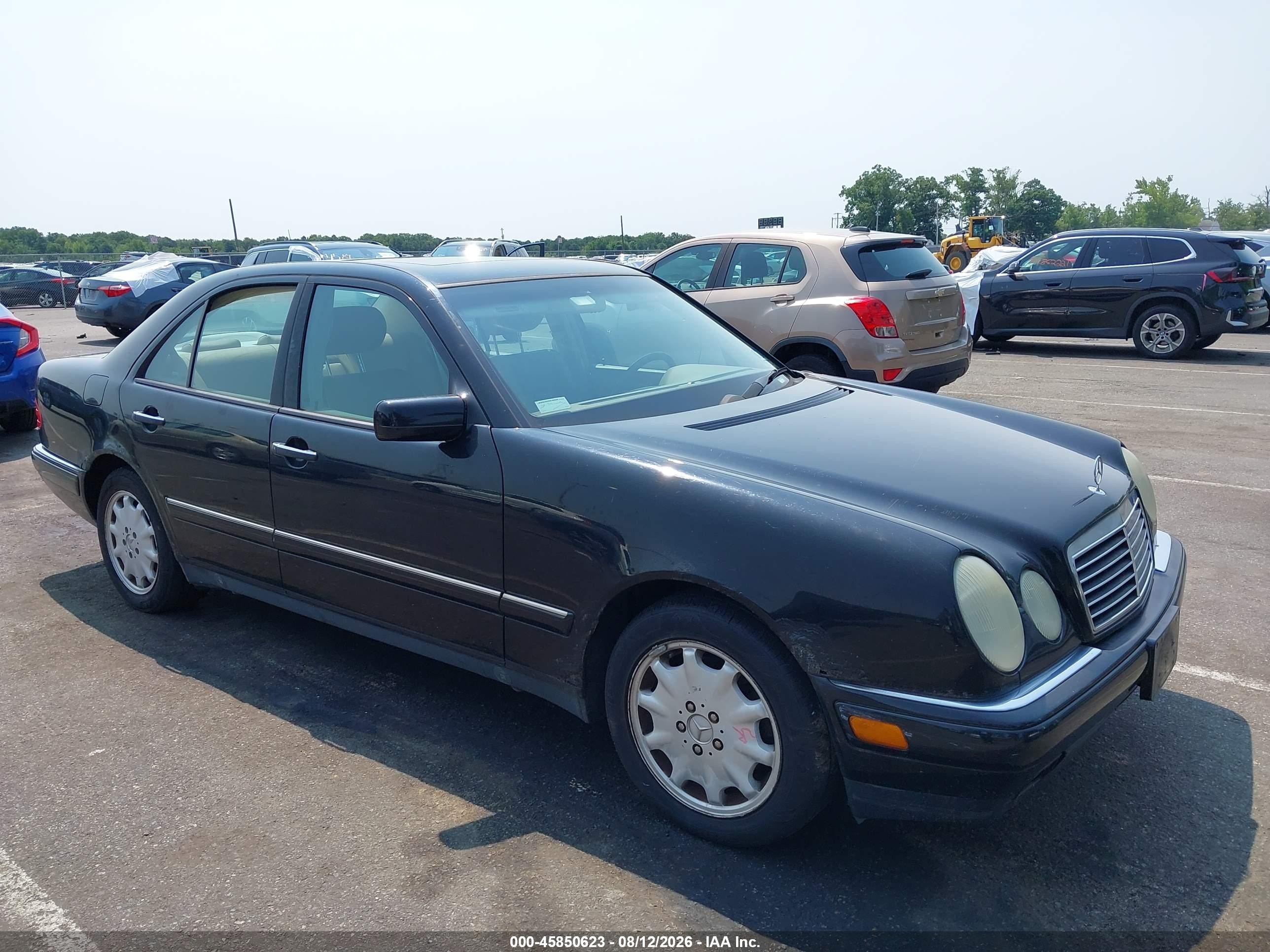 1999 Mercedes-benz E 320   Black vin: WDBJF65H9XA864858