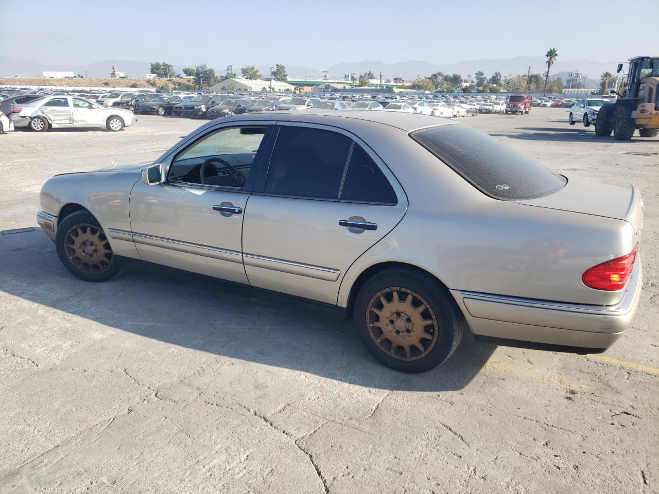 1999 Mercedes-benz E 320 Silver vin: WDBJF65H9XA874886