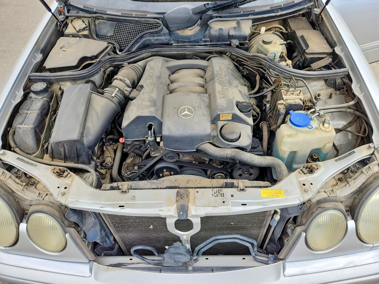 1999 Mercedes-benz E 320 Silver vin: WDBJF65H9XA904596