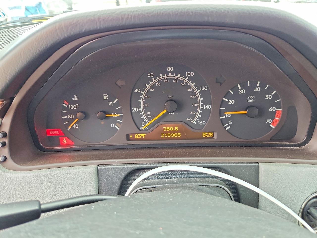 1999 Mercedes-benz E 320 Silver vin: WDBJF65H9XA904596