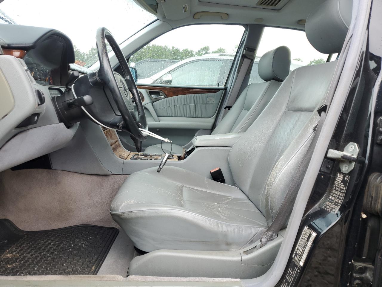 1999 Mercedes-benz E 320 Black vin: WDBJF65H9XA917140