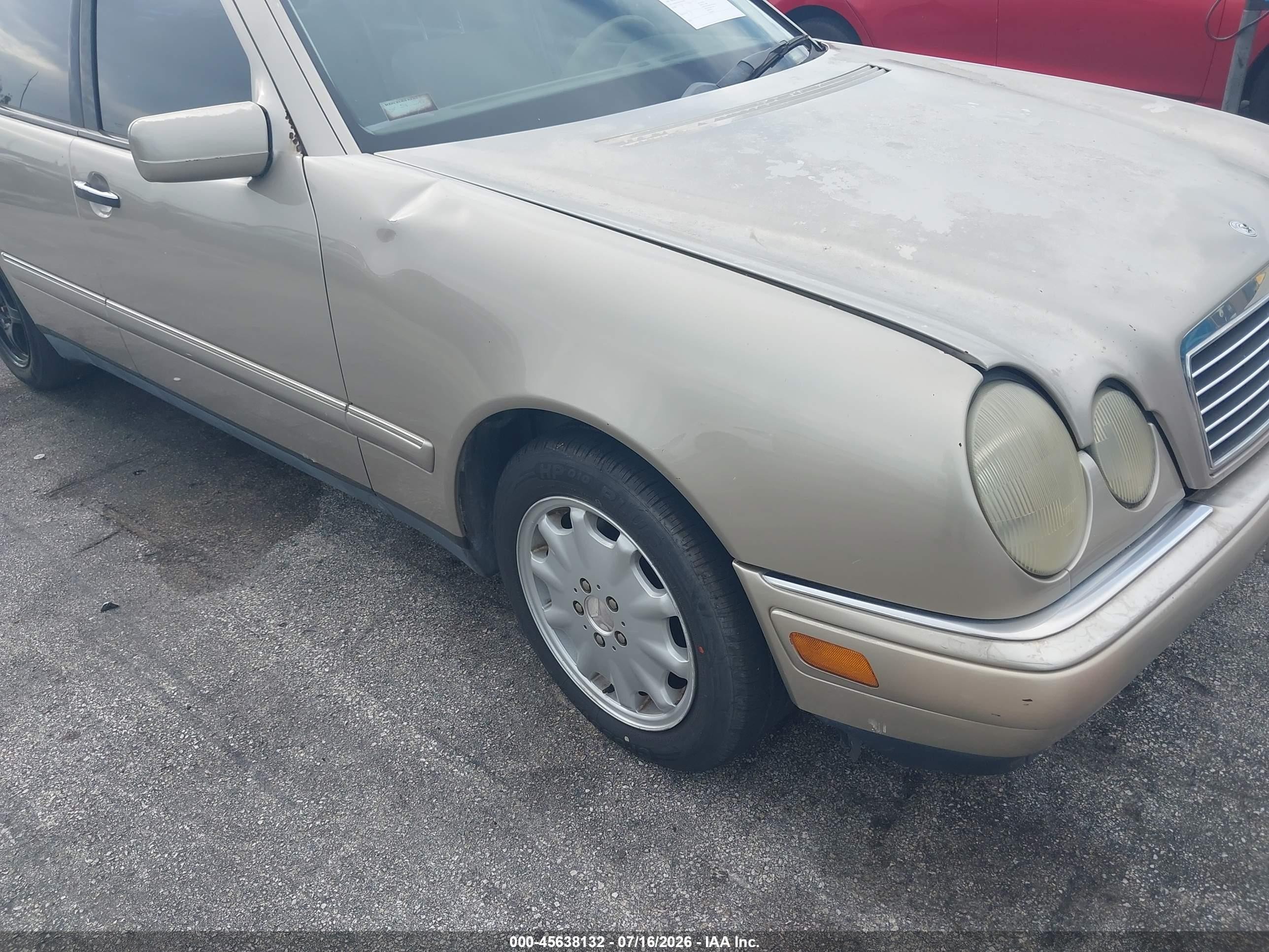 1999 Mercedes-benz E 320   Gold vin: WDBJF65H9XA930518
