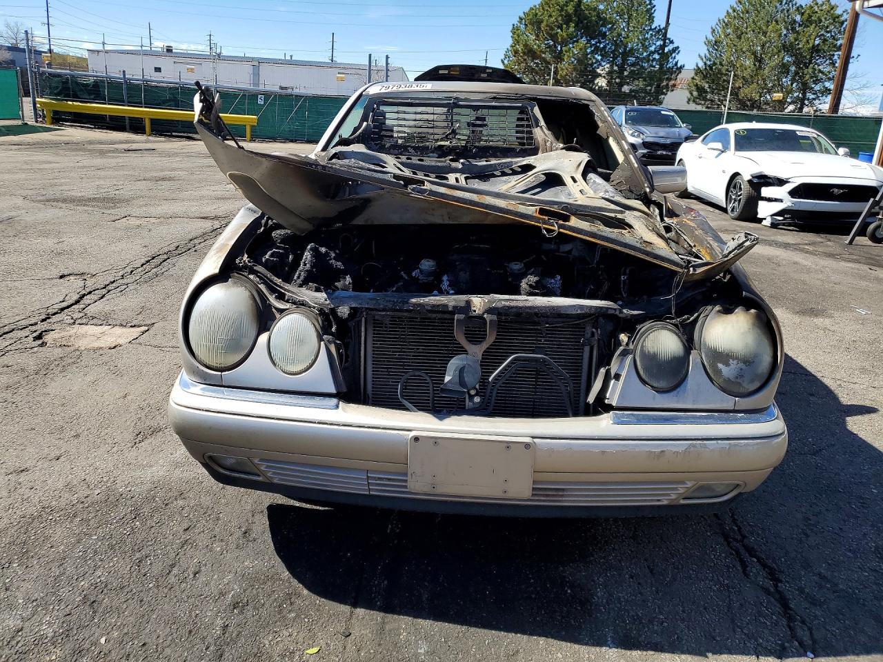 1999 Mercedes-benz E 320 Золотой vin: WDBJF65HXXA755728