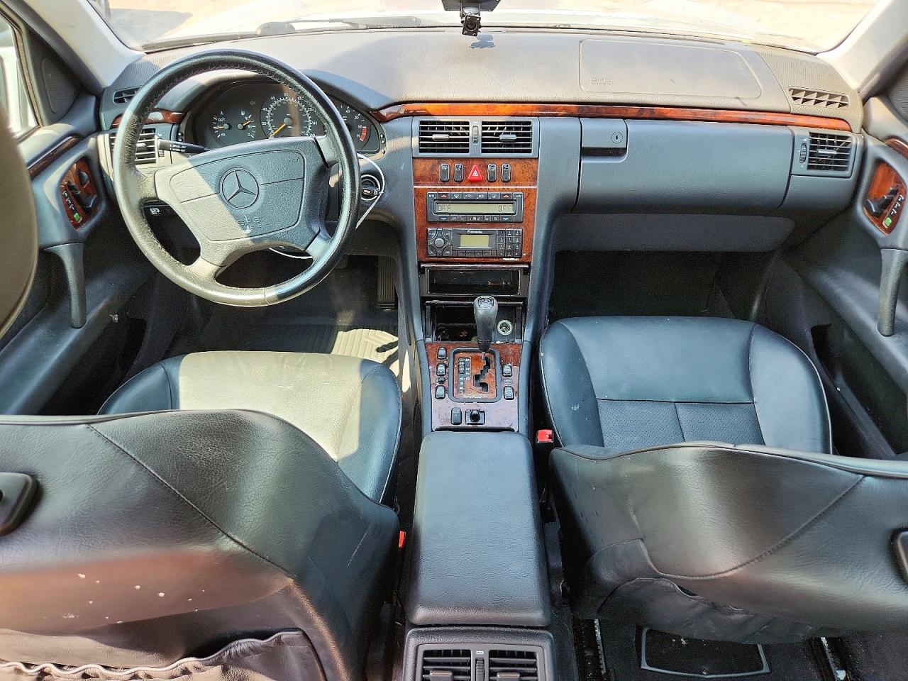 1999 Mercedes-benz E 320 Silver vin: WDBJF65HXXA918247