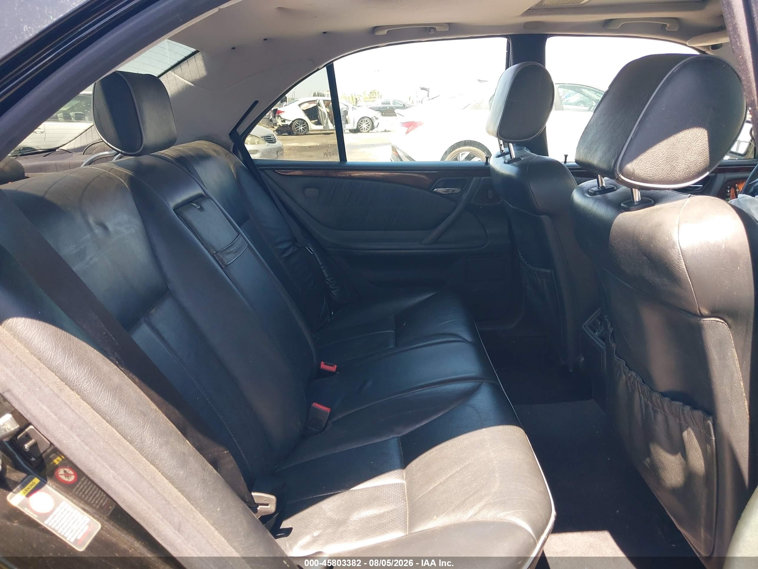 2001 Mercedes-benz E 320   Black vin: WDBJF65J01B167857