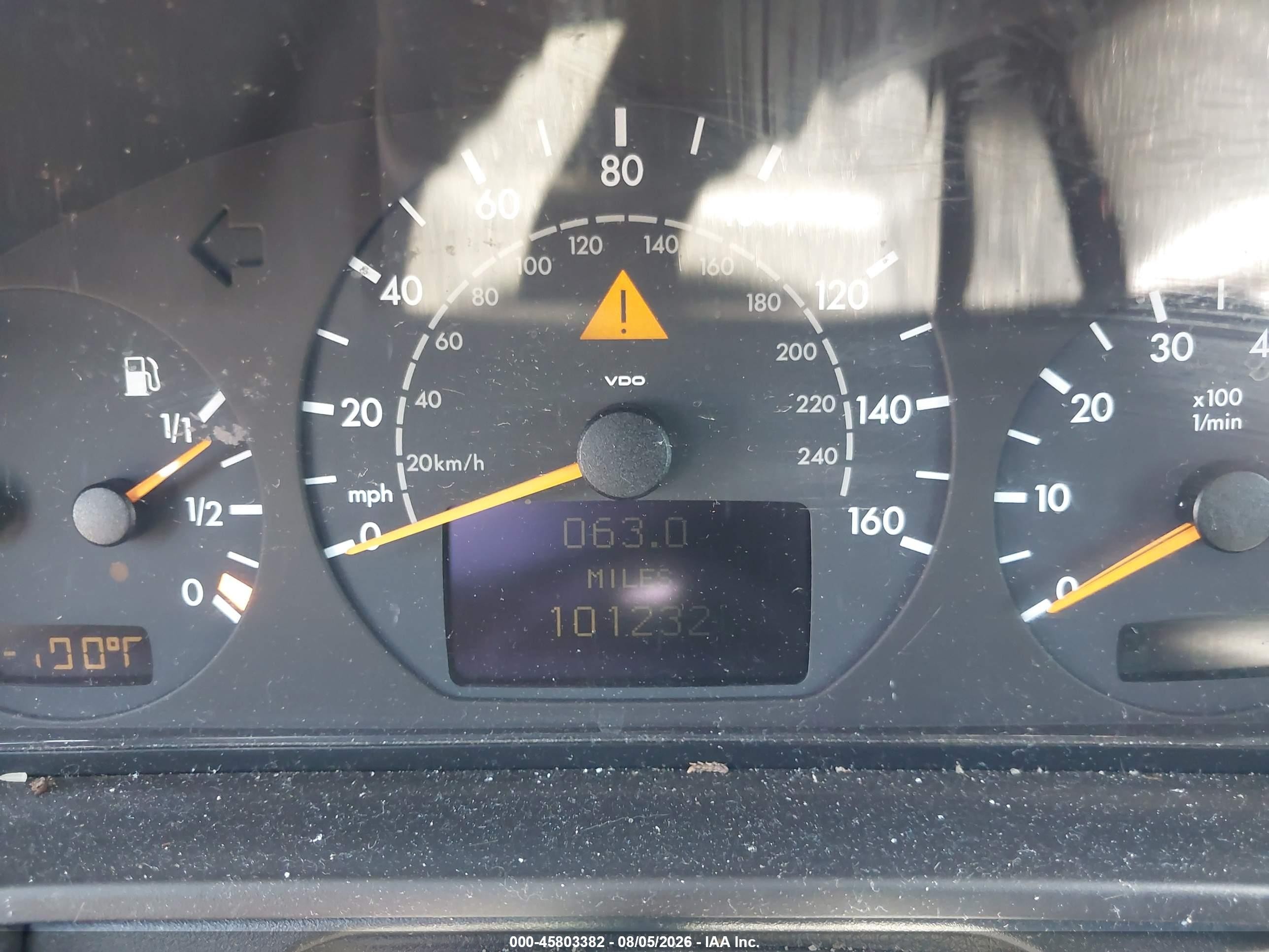 2001 Mercedes-benz E 320   Black vin: WDBJF65J01B167857