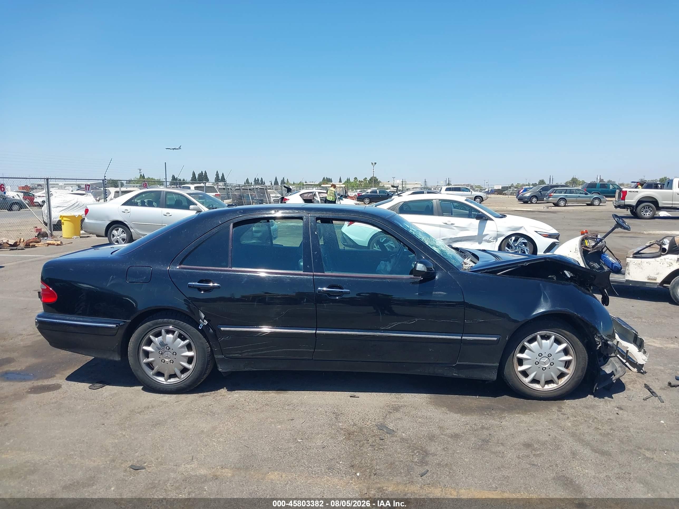 2001 Mercedes-benz E 320   Black vin: WDBJF65J01B167857