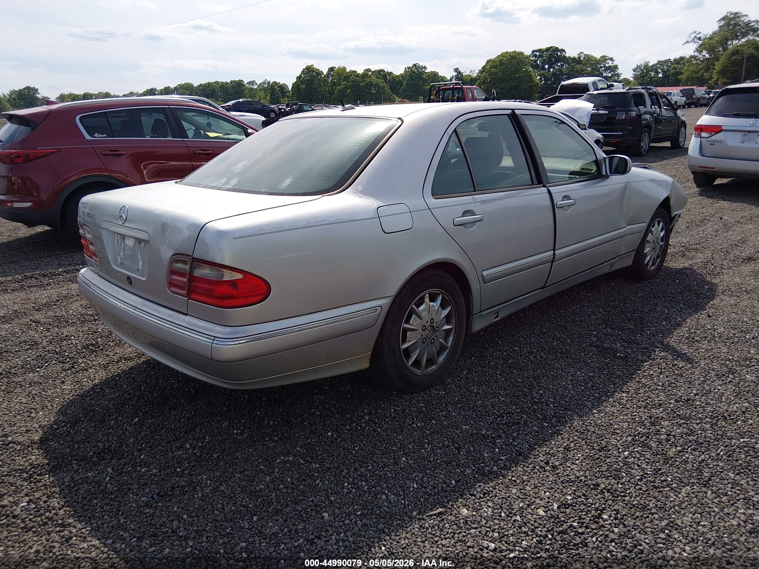 2001 Mercedes-benz E 320   Silver vin: WDBJF65J01B184674