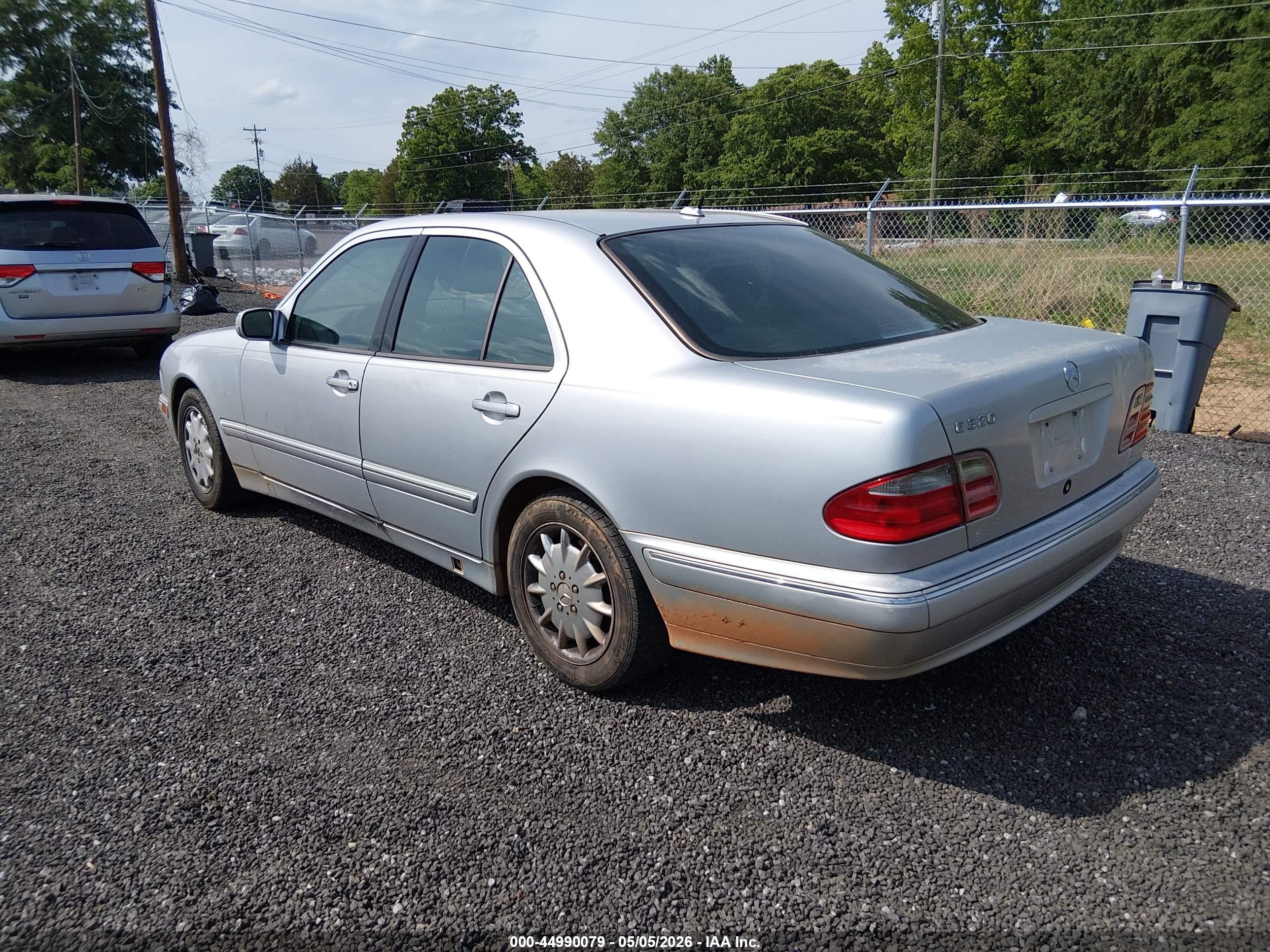 2001 Mercedes-benz E 320   Silver vin: WDBJF65J01B184674