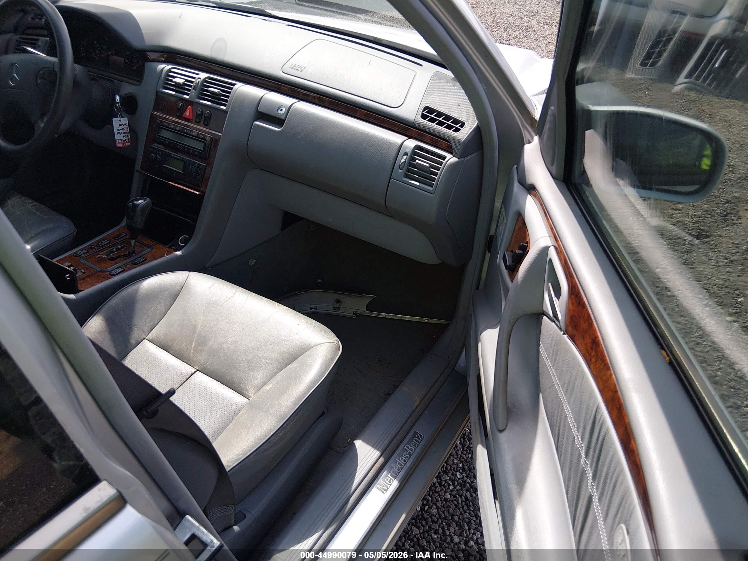 2001 Mercedes-benz E 320   Silver vin: WDBJF65J01B184674