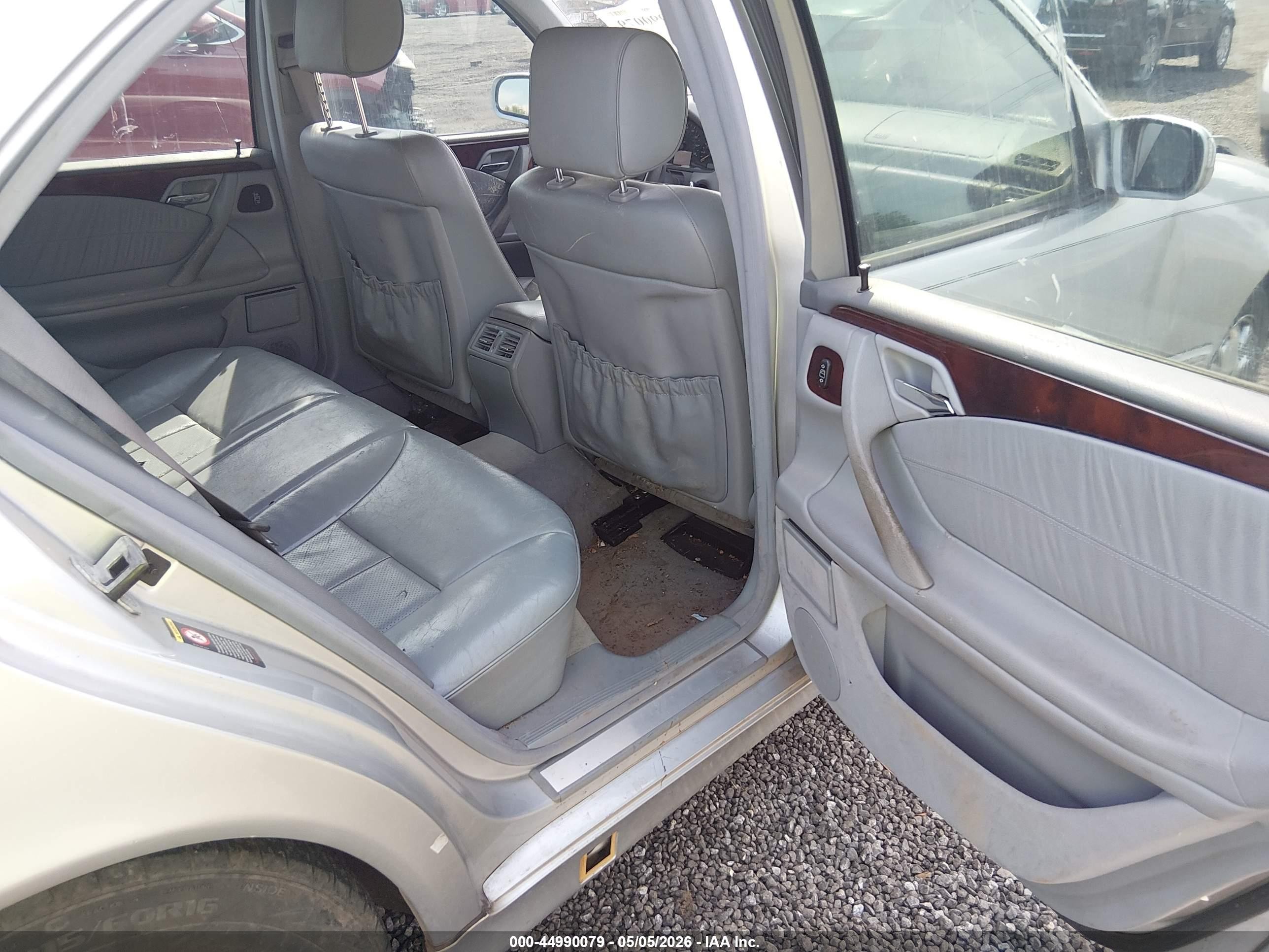 2001 Mercedes-benz E 320   Silver vin: WDBJF65J01B184674