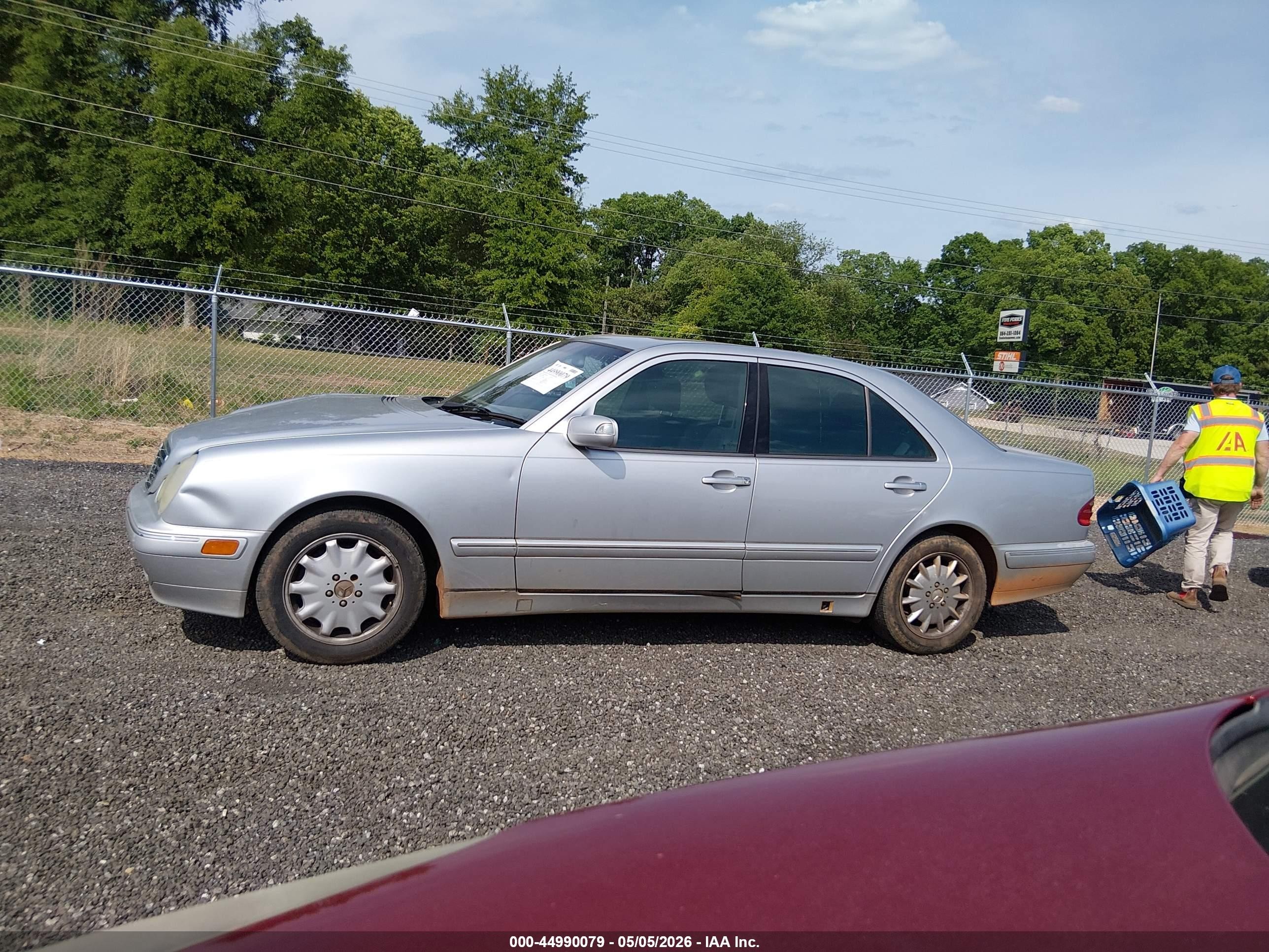 2001 Mercedes-benz E 320   Silver vin: WDBJF65J01B184674