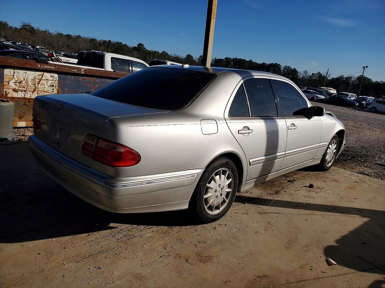 2001 Mercedes-benz E 320 Silver vin: WDBJF65J01B262662