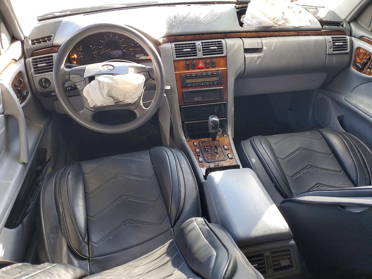 2001 Mercedes-benz E 320 Silver vin: WDBJF65J01B262662